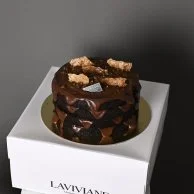 Yellow graduation vase package with Lavivian cake