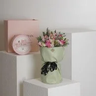 Tiffany leather rose bouquet with Hanoverian chocolate