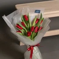 باقة التوليب الأحمر