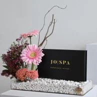 بطاقة إهداء من جو سبا مع أزهار الجاربيرا ( مساج )