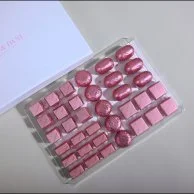 بوكس شوكولاتة بتصميم أنيق بالأبيض و الوردي | أني وداني