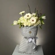 Snow spray rose bouquet