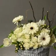 Snow spray rose bouquet