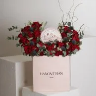 Red roses with Hanoverian chocolate