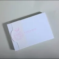 بوكس شوكولاتة بتصميم أنيق بالأبيض و الوردي | أني وداني