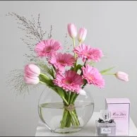 فازة الجيرابيرا و التوليب مع عطر مس ديور