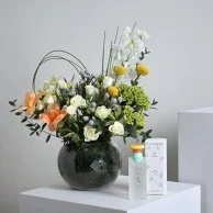 Flower vase | With Bvlgari children's perfume