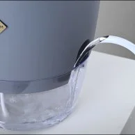 نبتة البوتس في اصيص صغير ذاتي الري رمادي