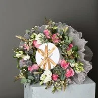 Levo chocolate bouquet with pink roses