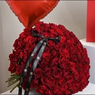 مجموعة 100 وردة مع هانوفيريان تشوكلت