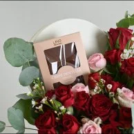 ليفو بار مع ورد أحمر