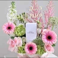 هدايا الحج | عطر نارسيسو بتنسيق ورد وردي