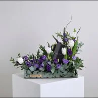 عطر رودريغز من نارسيسو مع زهور الأستوما البنفسجية