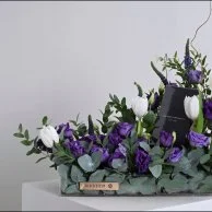 عطر رودريغز من نارسيسو مع زهور الأستوما البنفسجية