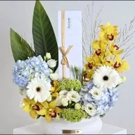 Lumière Vase with Bostani Chocolate