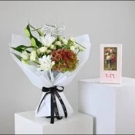 تقويم مكتبي 2026 | مع باقة بداية تشبه الورد