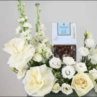 White Rose & Astoma Vase | Bostani Dragee Chocolate