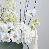 فازة ورد صناعي | فخامة الأيبض