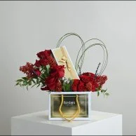 Bag and Bostani chocolate with natural red roses 5