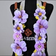 عقد يوم التخرج بالبنفسج