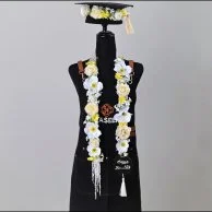 مجموعة عقد و قبعة اشراقة التخرج بالأصفر