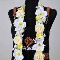 مجموعة عقد و قبعة اشراقة التخرج بالأصفر