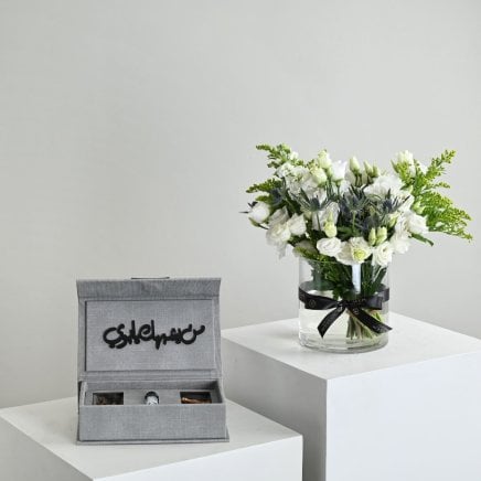 Father's gift Oud and prayer beads | With a vase of roses