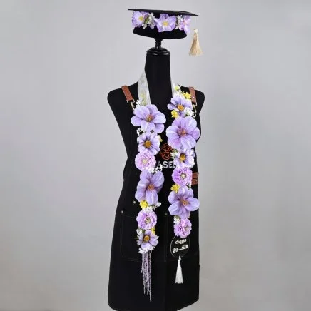 مجموعة عقد و قبعة يوم التخرج بالنفسج