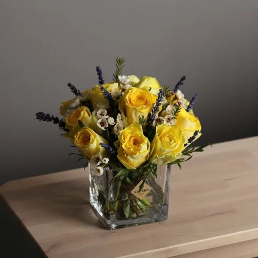 Subscription of yellow flowers