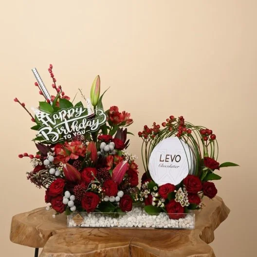 Red roses for Birthday with Levo chocolate