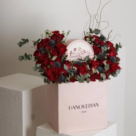 Red roses with Hanoverian chocolate