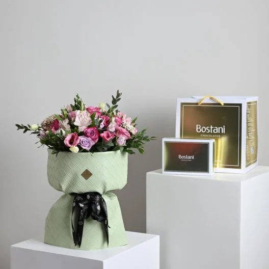 Tiffany leather rose bouquet with gardener chocolate
