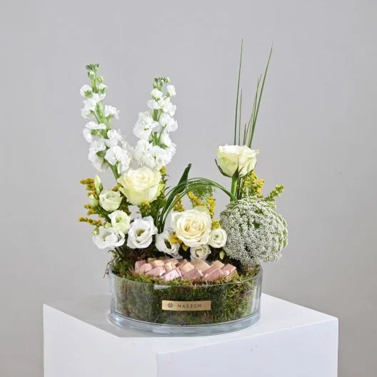 Hajj Gifts | White Floral Arrangement with Chocolate