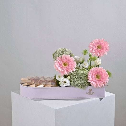 Hajj Gifts | Pink Floral Arrangement with Chocolate