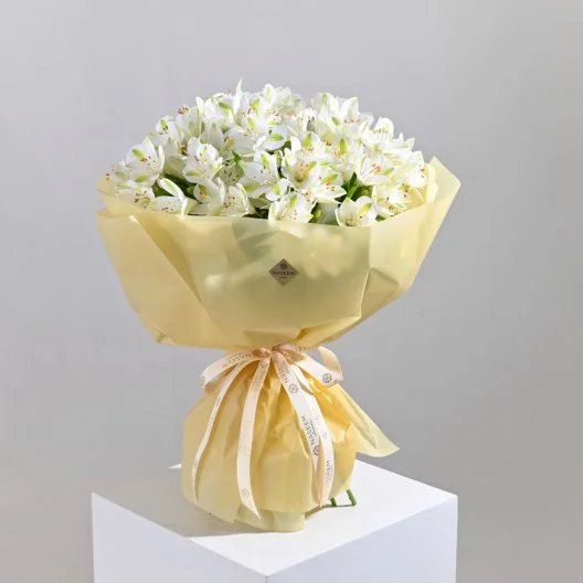 باقة ورد صناعي | نقاء الاستروماريا 