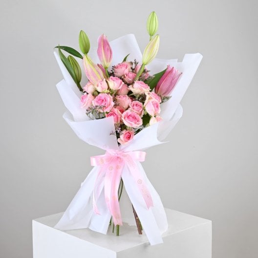 باقة طلة وردية