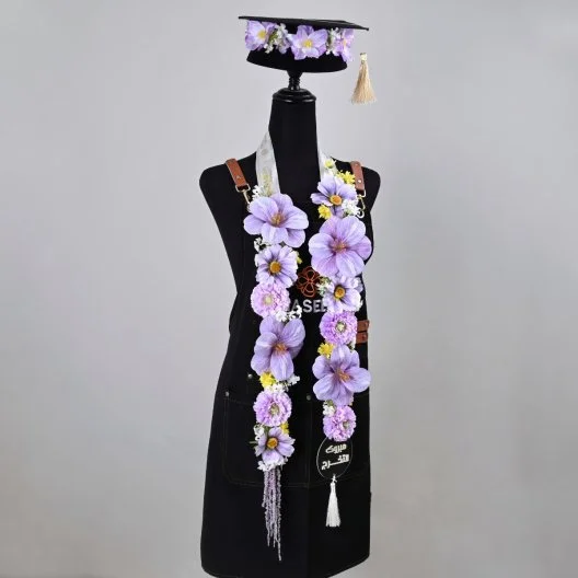 مجموعة عقد و قبعة يوم التخرج بالنفسج