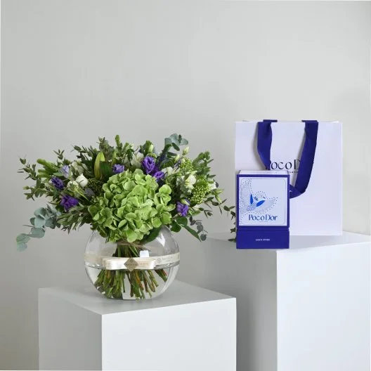 Purple vase with Pocodor chocolate