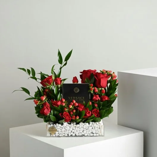 Red rose arrangement with Versace Crystal Noir perfume 90 ml (women)