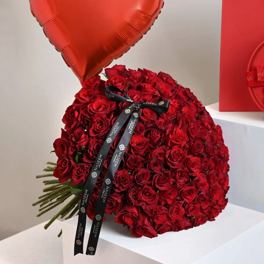 مجموعة 100 وردة مع هانوفيريان تشوكلت