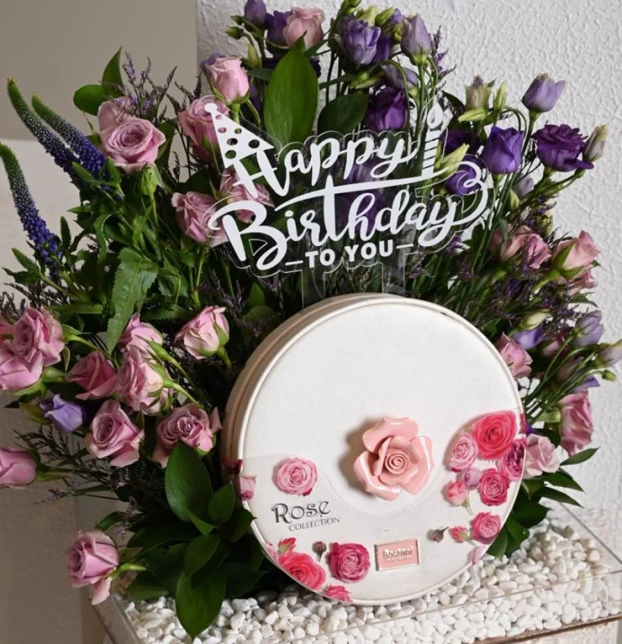 A bouquet of joyful birthday roses