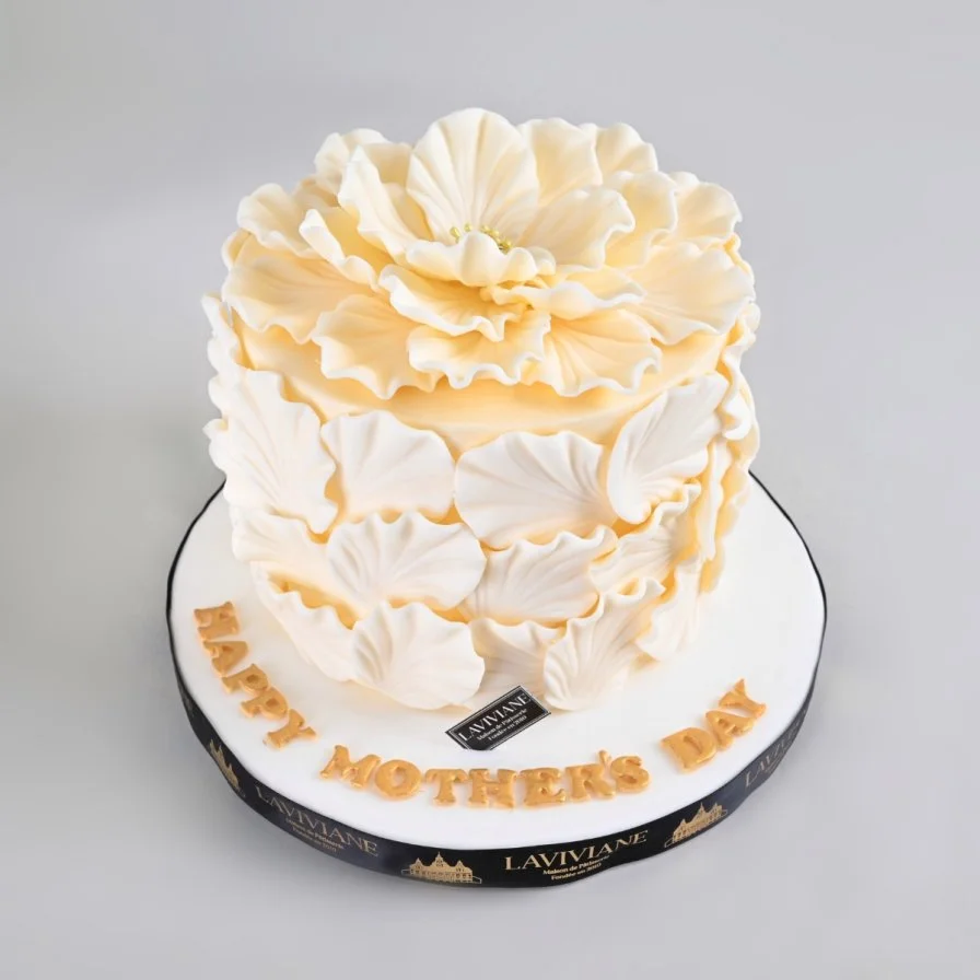 White Flower Cake from Laviviane | Mother’s Day