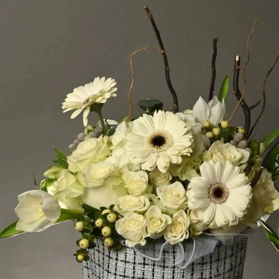 Snow spray rose bouquet