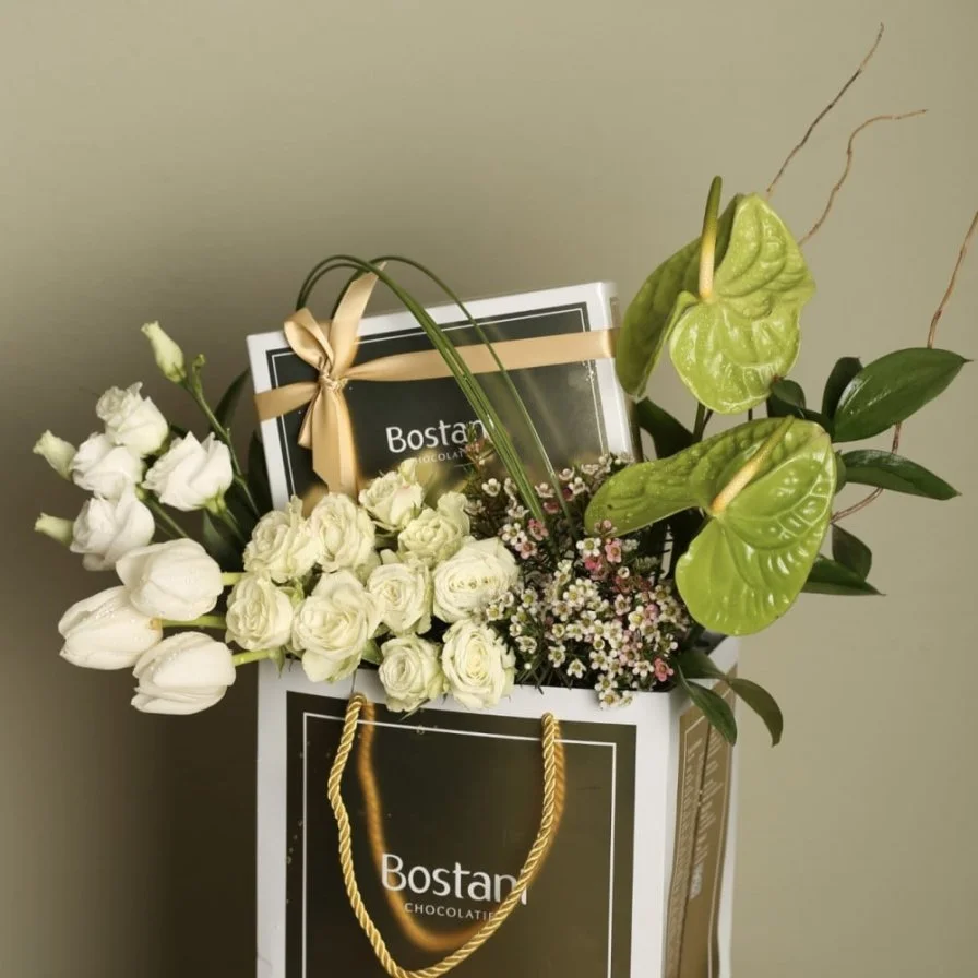 Boustani chocolate with white roses