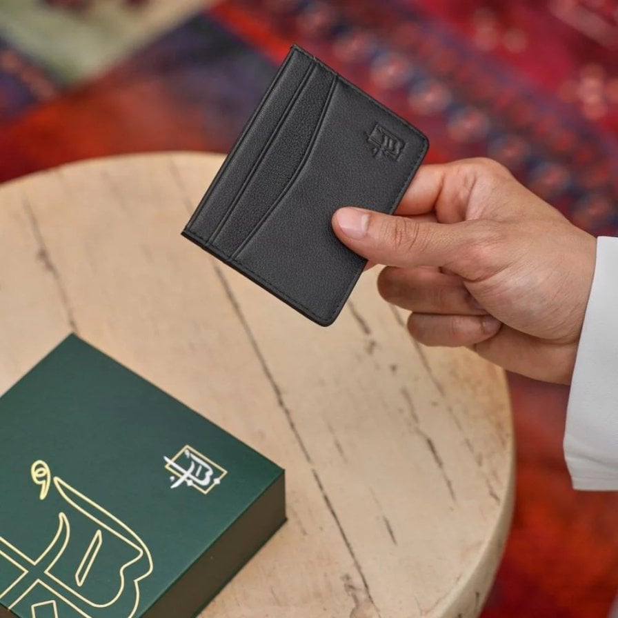 محفظة جلد باللون الاسود حامل بطاقات | لُباب