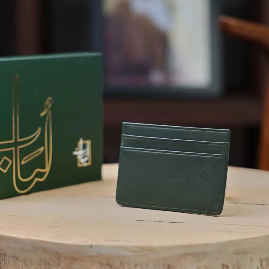 محفظة جلد باللون الزيتي حامل بطاقات | لُباب