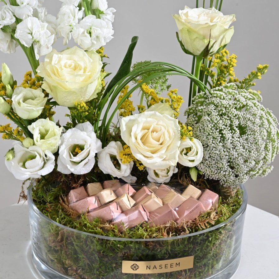 Hajj Gifts | White Floral Arrangement with Chocolate