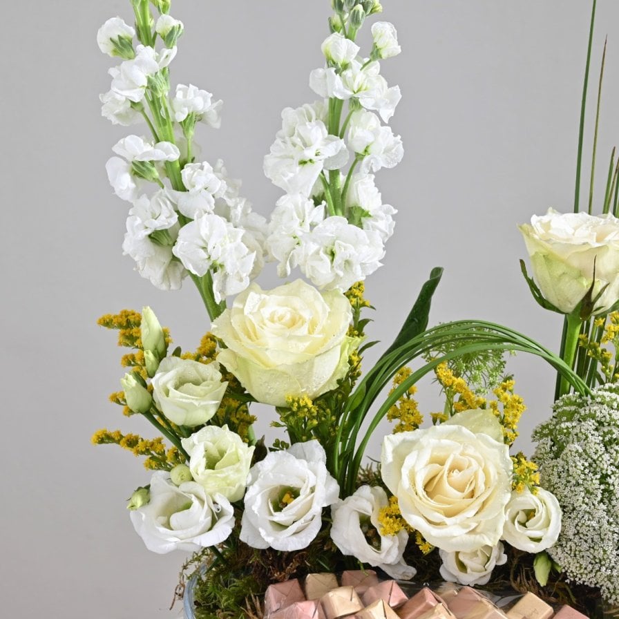 Hajj Gifts | White Floral Arrangement with Chocolate