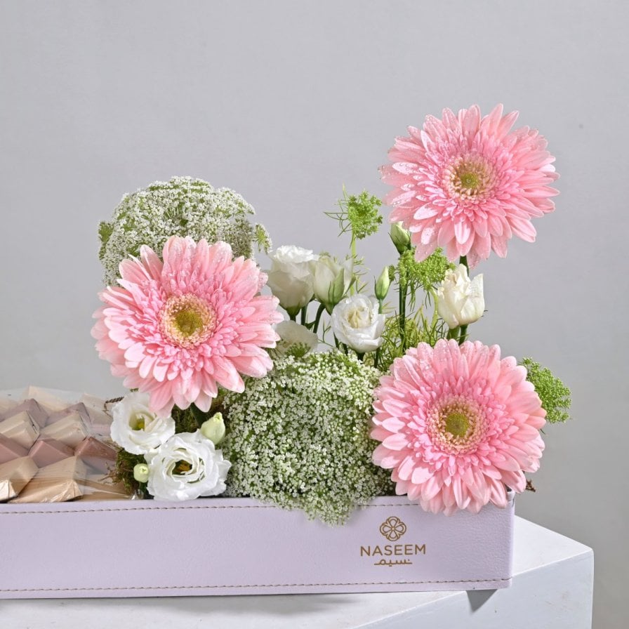 Hajj Gifts | Pink Floral Arrangement with Chocolate