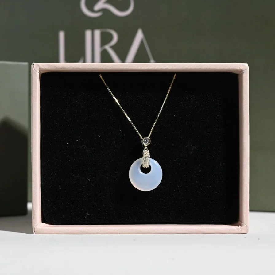 عقد تميمة الحب | ليرا